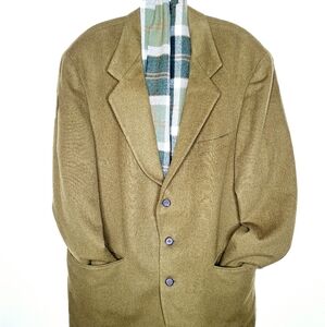 Gentry LDT. Brand "The Gentleman in Festive Green" Preppy core wool blazer.